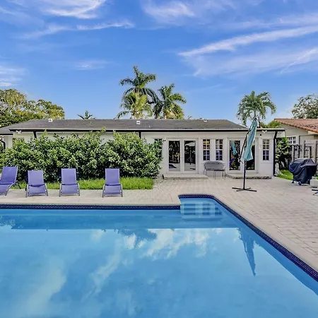 Casa Ria Luxury House & Private Pool Near Aventura Mall